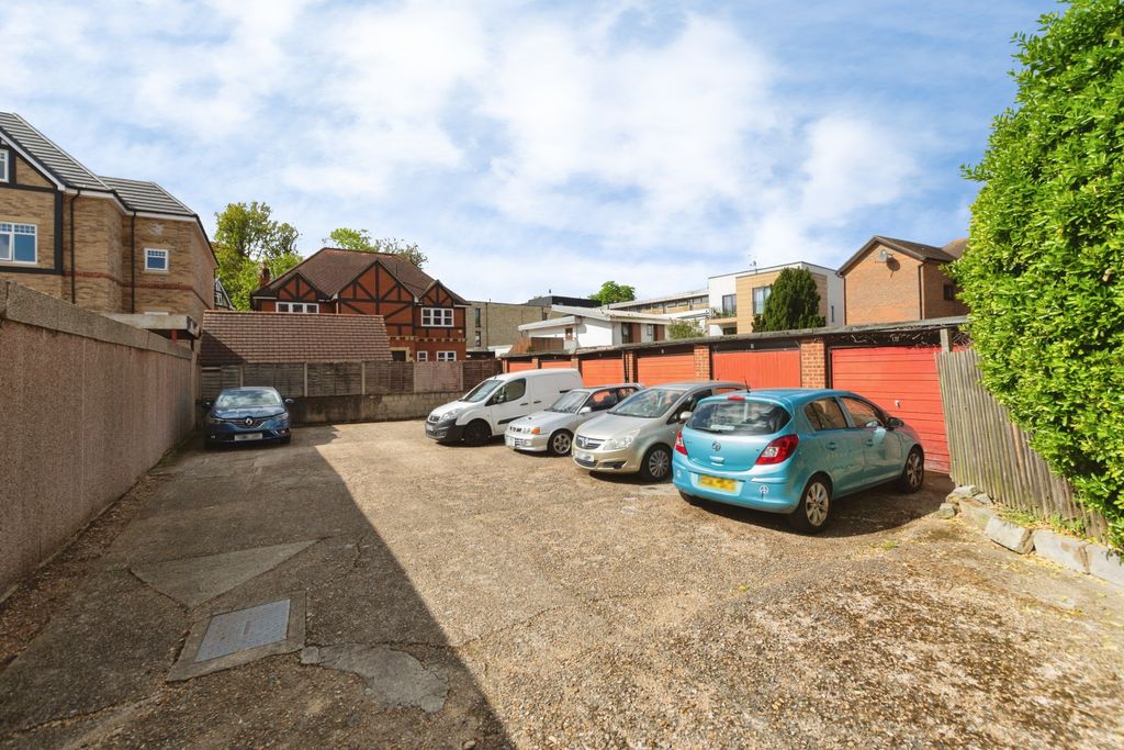 Property photo 2 of 20