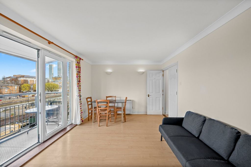 Property photo 3 of 11