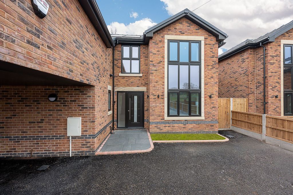Property photo 2 of 42