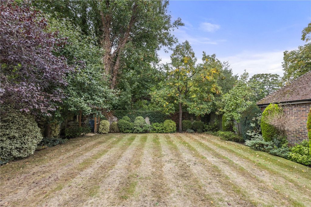 Property photo 3 of 16 Garden
