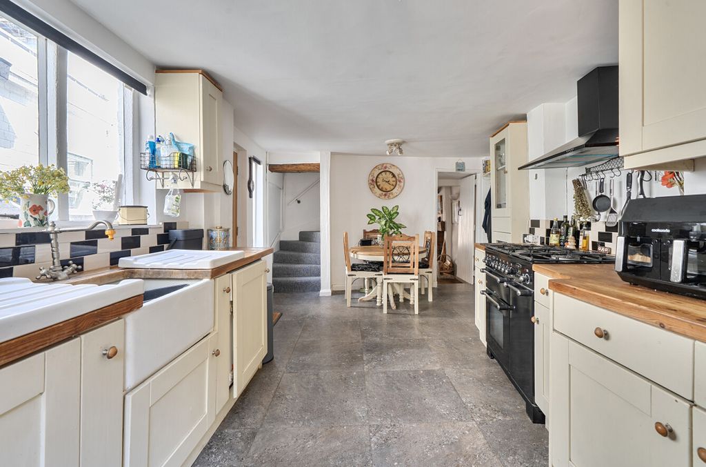 Property photo 3 of 27 1492279-29-6A5653...