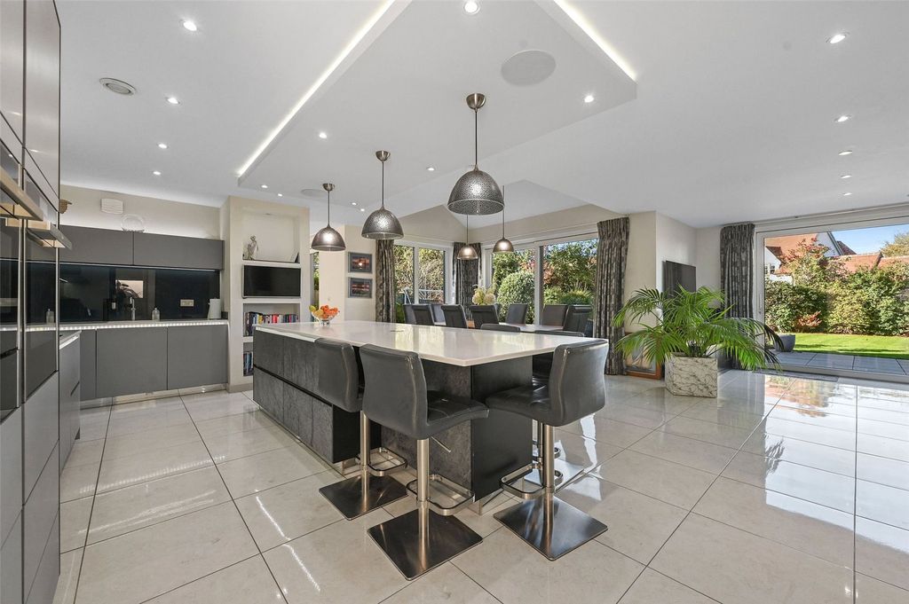 Property photo 2 of 22 Picture No. 19