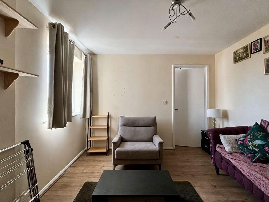 Property photo 3 of 7