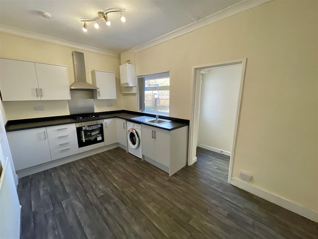 Property photo 3 of 6 Kitchen/Diner