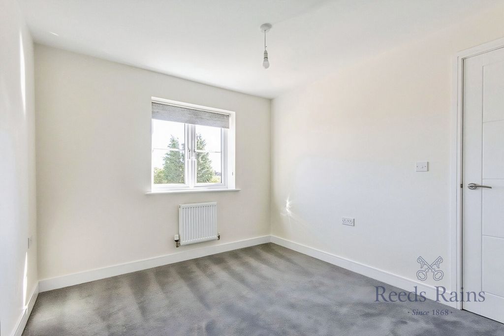 Property photo 3 of 8 Bedroom