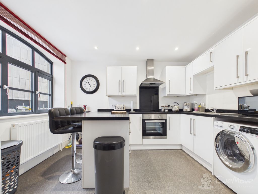 Property photo 3 of 12 Kitchen
