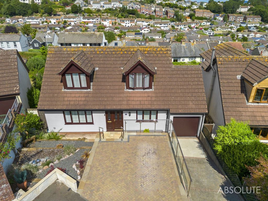 Property photo 1 of 31