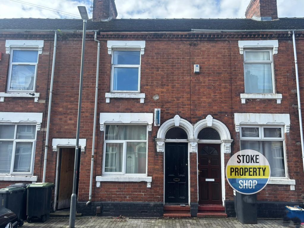 Property photo 1 of 12