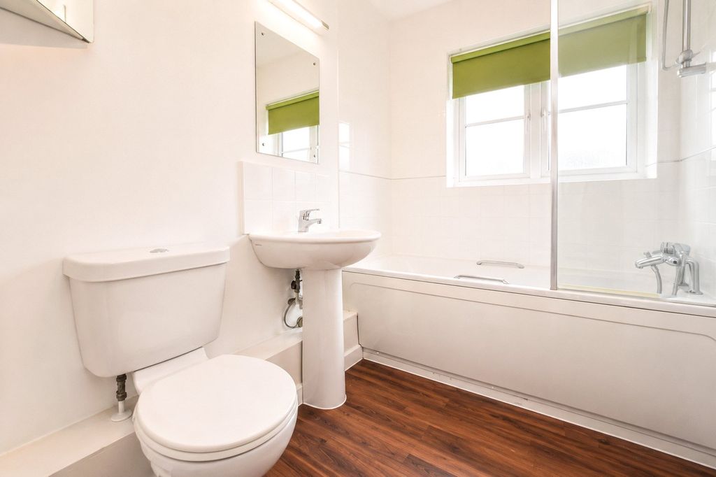 Additional image 7 of 2 bed flat for saleWeatherill Close, Guildford, Surrey GU1