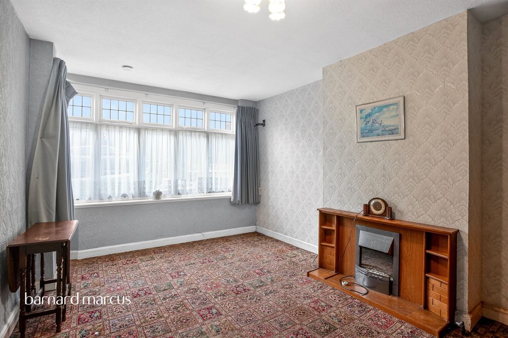 Property photo 3 of 11