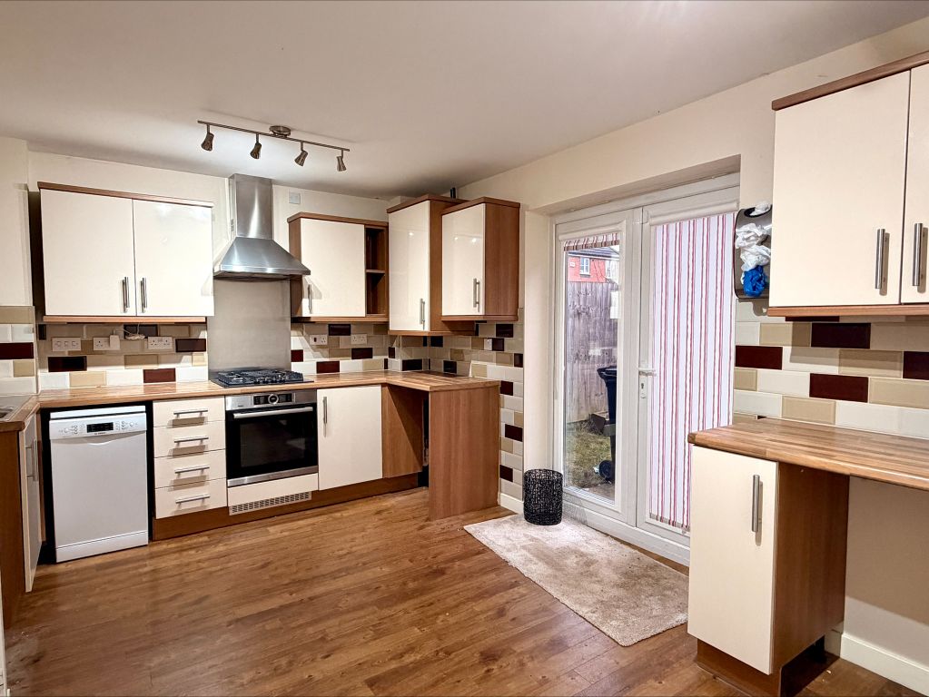 Property photo 3 of 13 Kitchen