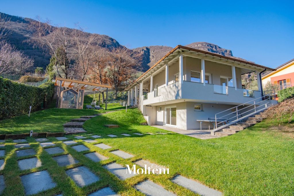 Property photo 1 of 53