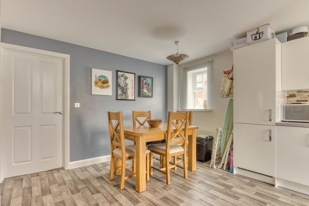 Property photo 3 of 15 Taunton Ewemove Boles Road (3)