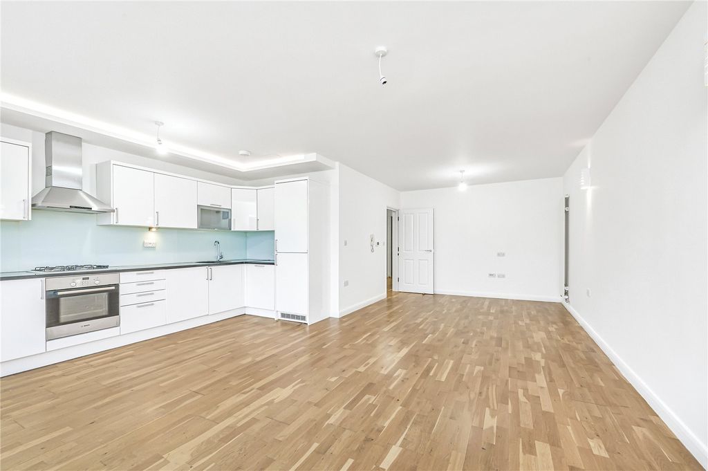 Property photo 2 of 17 Picture No. 12