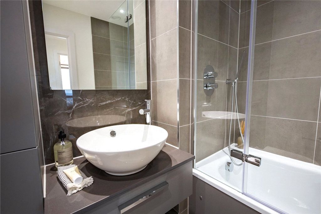 Additional image 9 of 2 bed flat for saleThe Lock, Greenford Quay, Greenford UB6