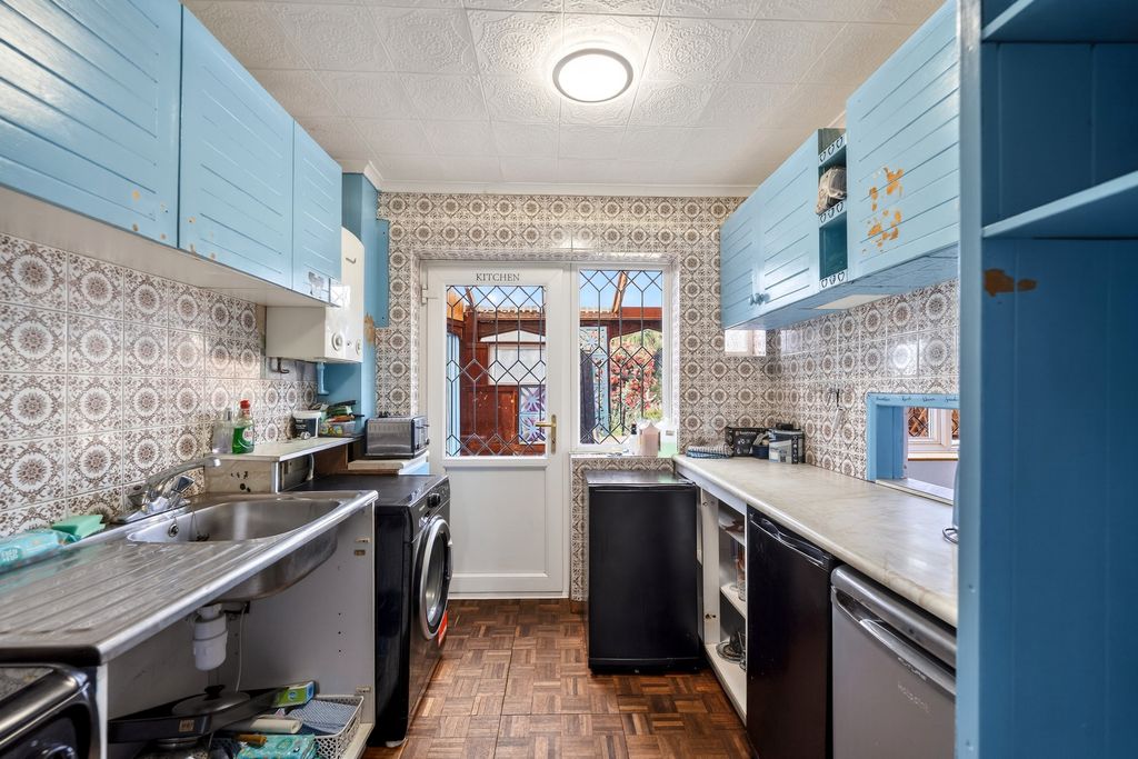 Property photo 2 of 15 Kitchen