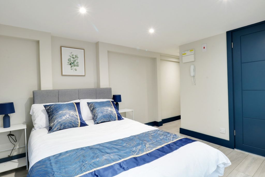 Property photo 1 of 7 4703890