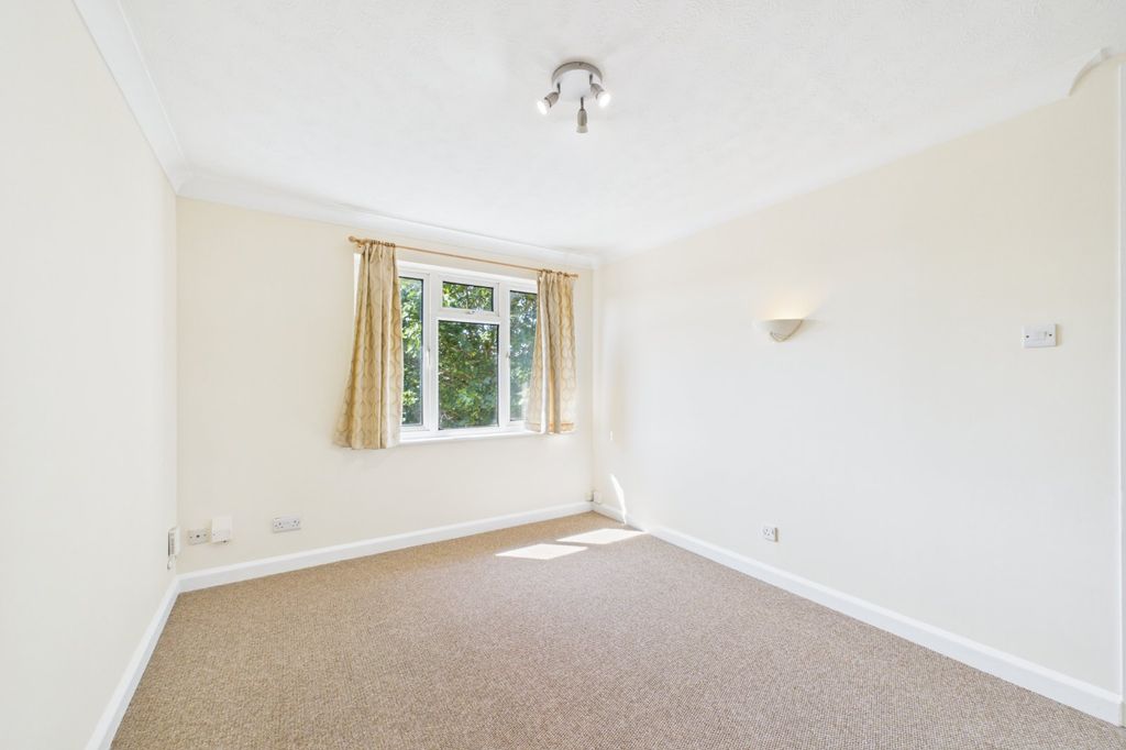 Property photo 3 of 5 Picture No. 04