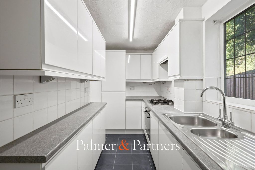 Property photo 2 of 15 Picture No. 04