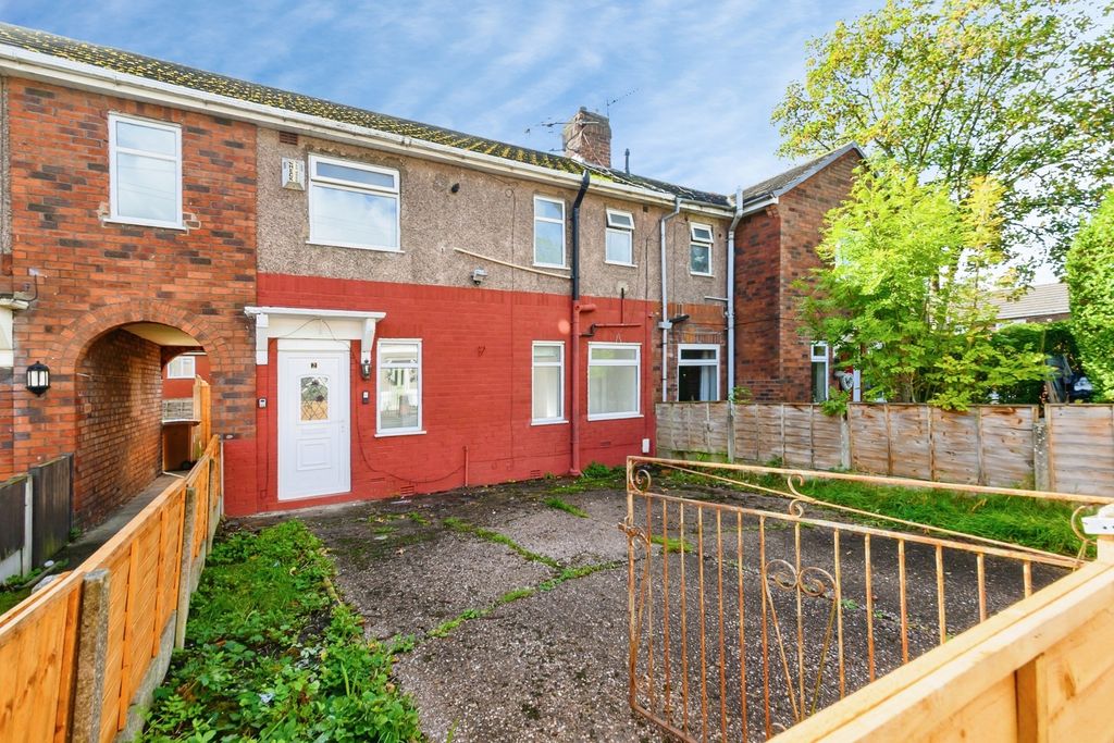 Property photo 1 of 17 External