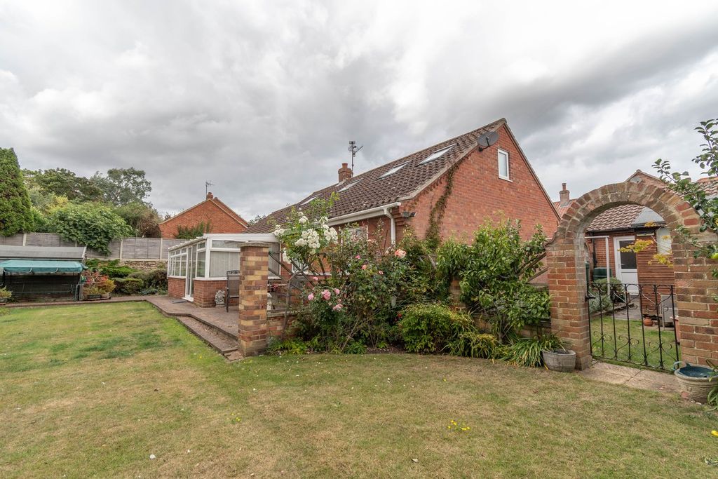 Property photo 2 of 15