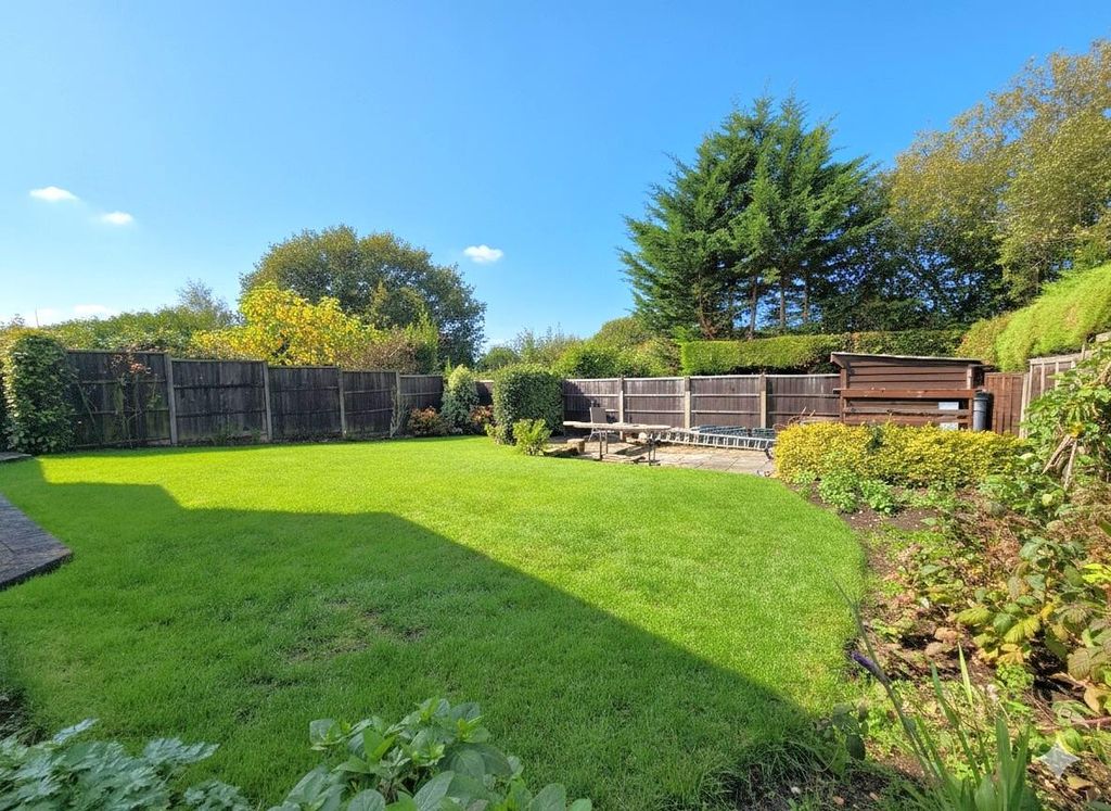 Property photo 2 of 18 Gemini_Generated_Image_Xb2Wzexb2Wzexb2W.Jpg