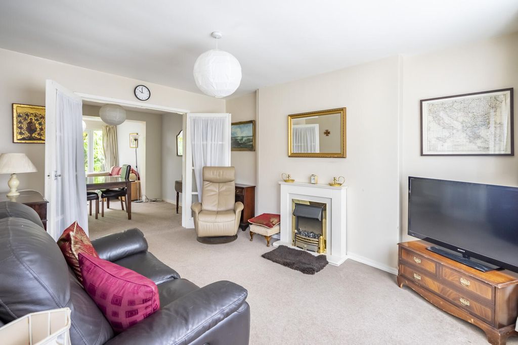 Property photo 3 of 19 Living Room