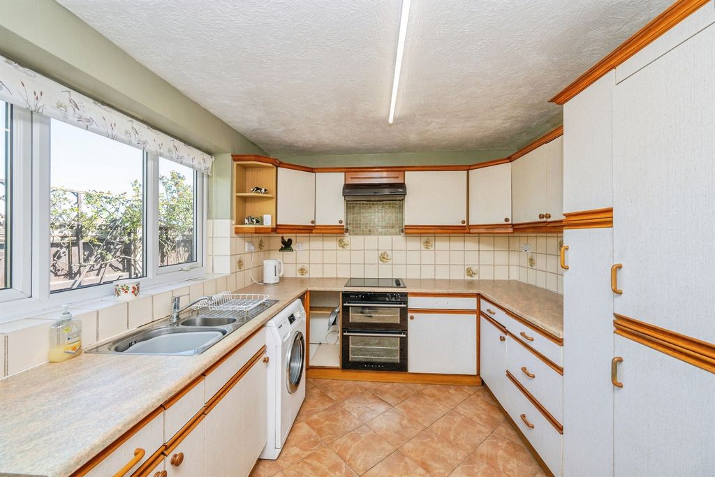 Property photo 3 of 20
