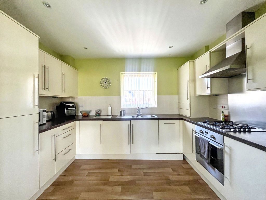 Additional image 5 of 2 bed flat for saleTurner Square, Morpeth NE61