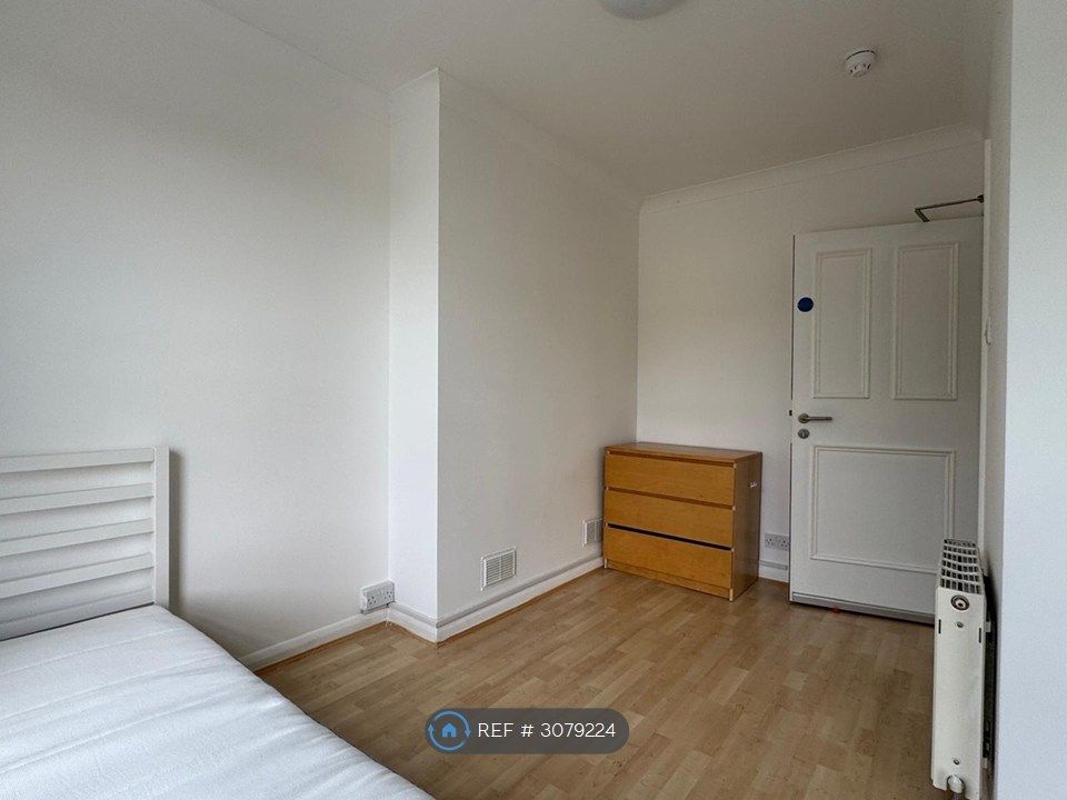 Property photo 2 of 3