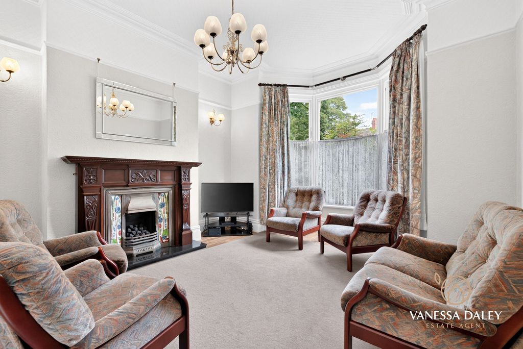 Property photo 3 of 45