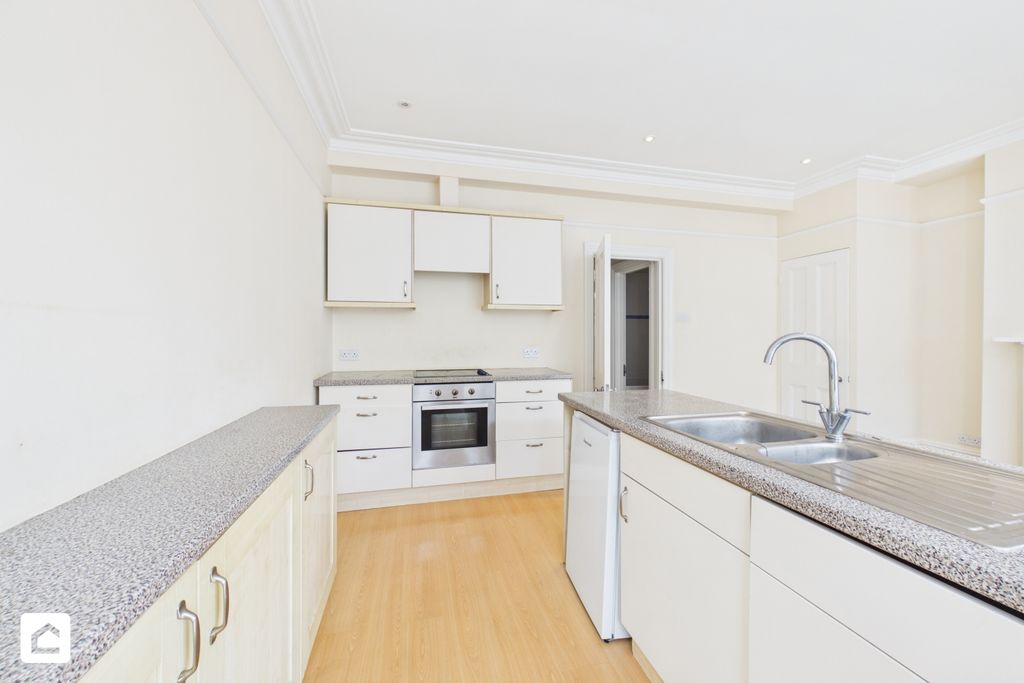 Property photo 2 of 7 Cam02528G0-Pr0482-Still005