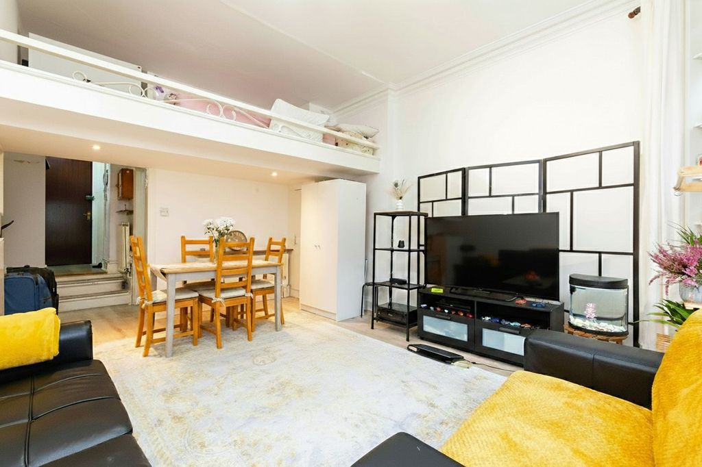 Property photo 1 of 3