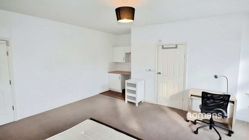 Property photo 3 of 5 Pbox-Img.Jpg