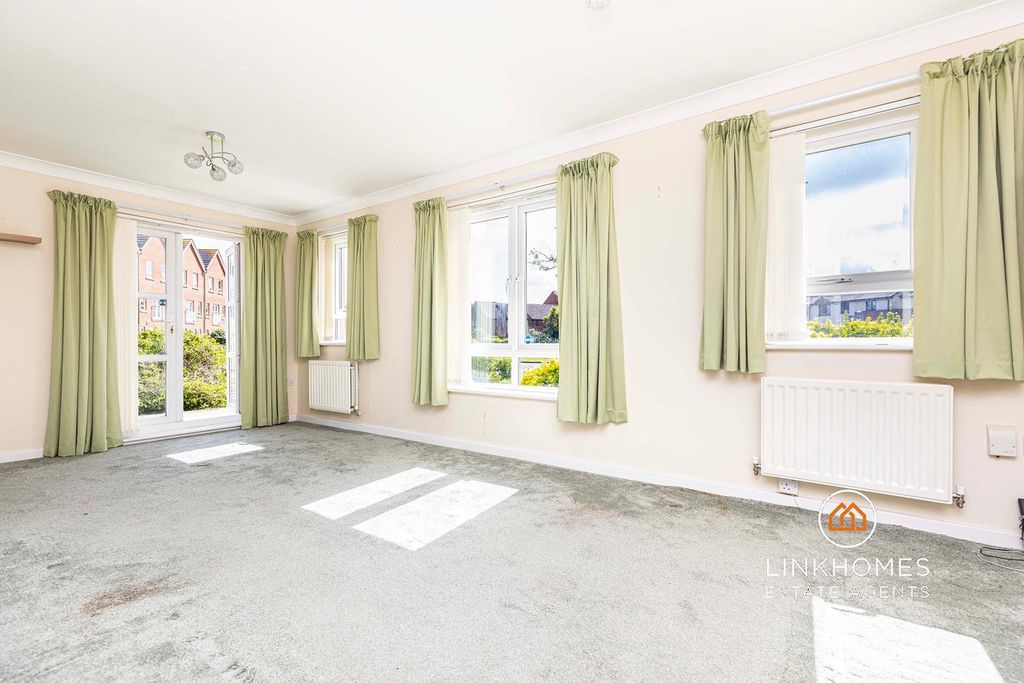 Property photo 3 of 18