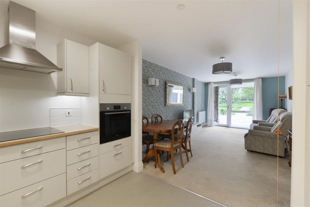 Property photo 2 of 16 4