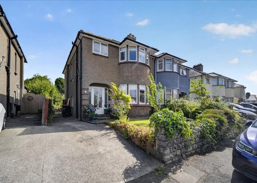 Property photo 2 of 34