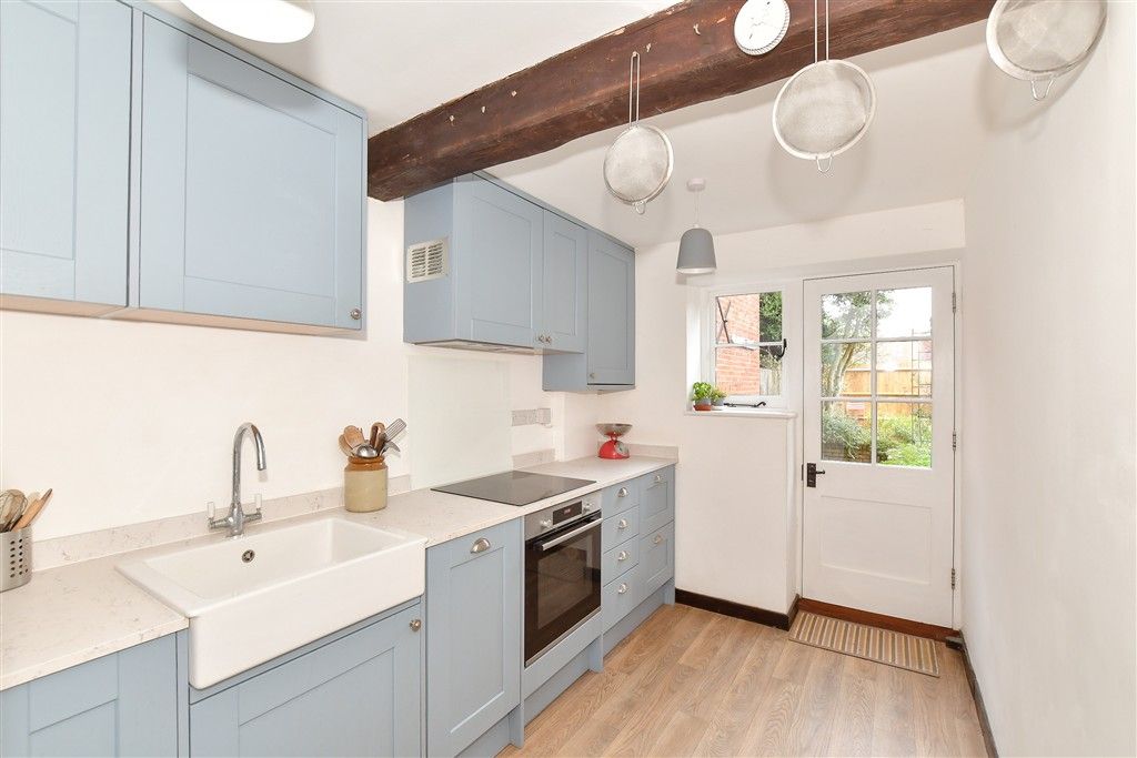 Property photo 1 of 10 Kitchen