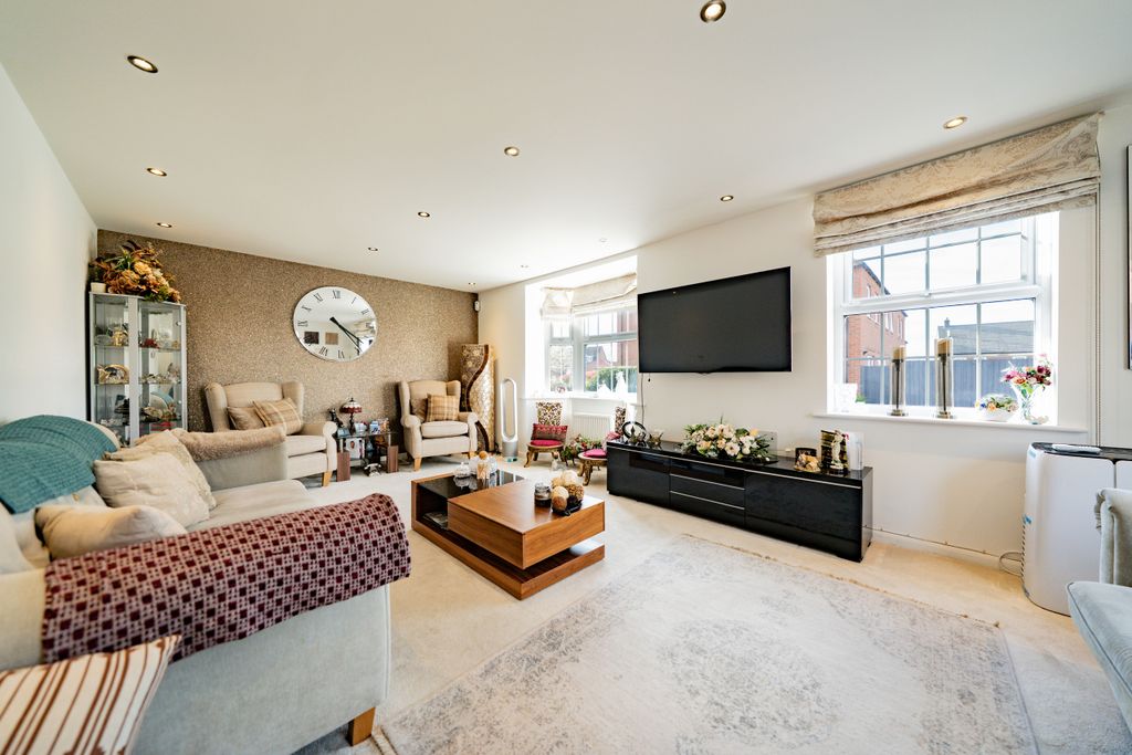 Property photo 3 of 27 Dsc00428