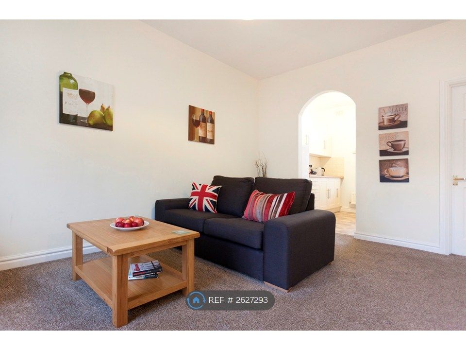 Property photo 2 of 12