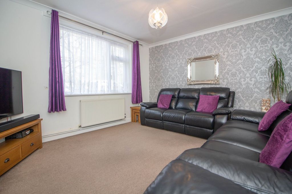 Property photo 2 of 19