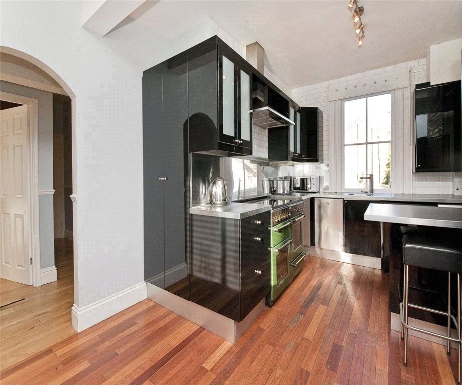 Property photo 2 of 9