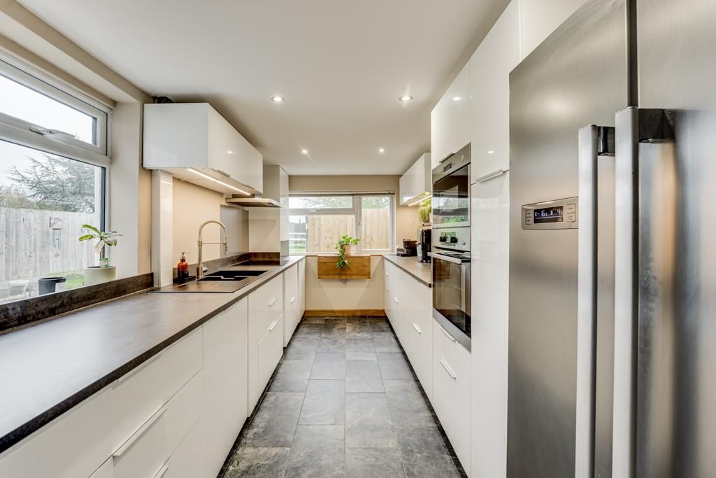 Property photo 3 of 33 5 Mulso Road, Finedon-21.Jpg