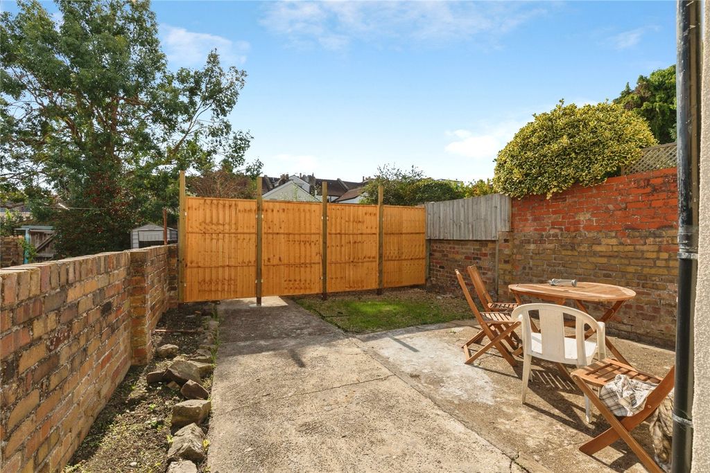 Property photo 2 of 11 Picture No. 02