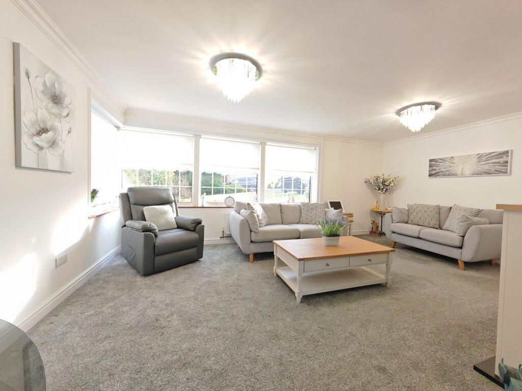 Property photo 3 of 17 F84E5934-E283-42dc-88d3-A69A2B46d15c.Jpg