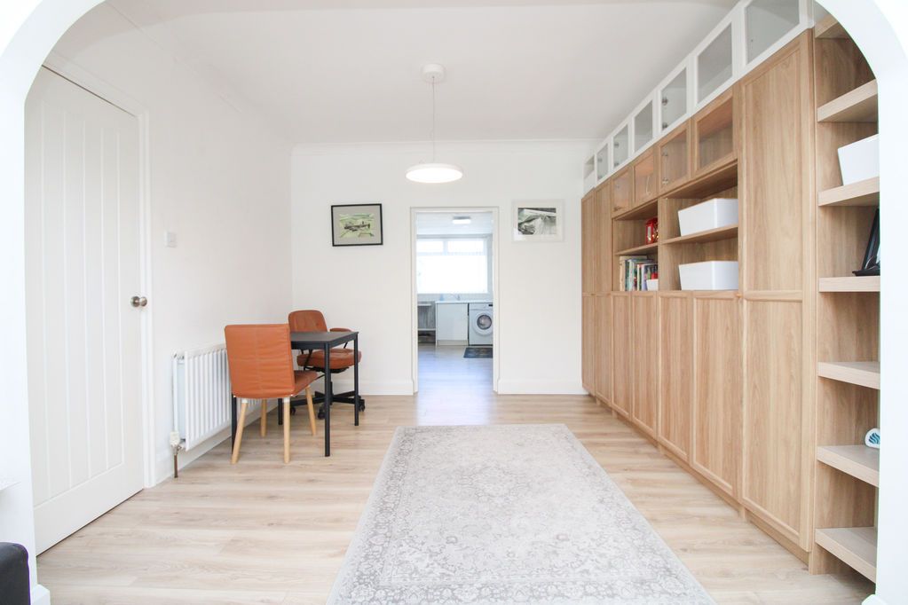 Property photo 3 of 13 Dining Area