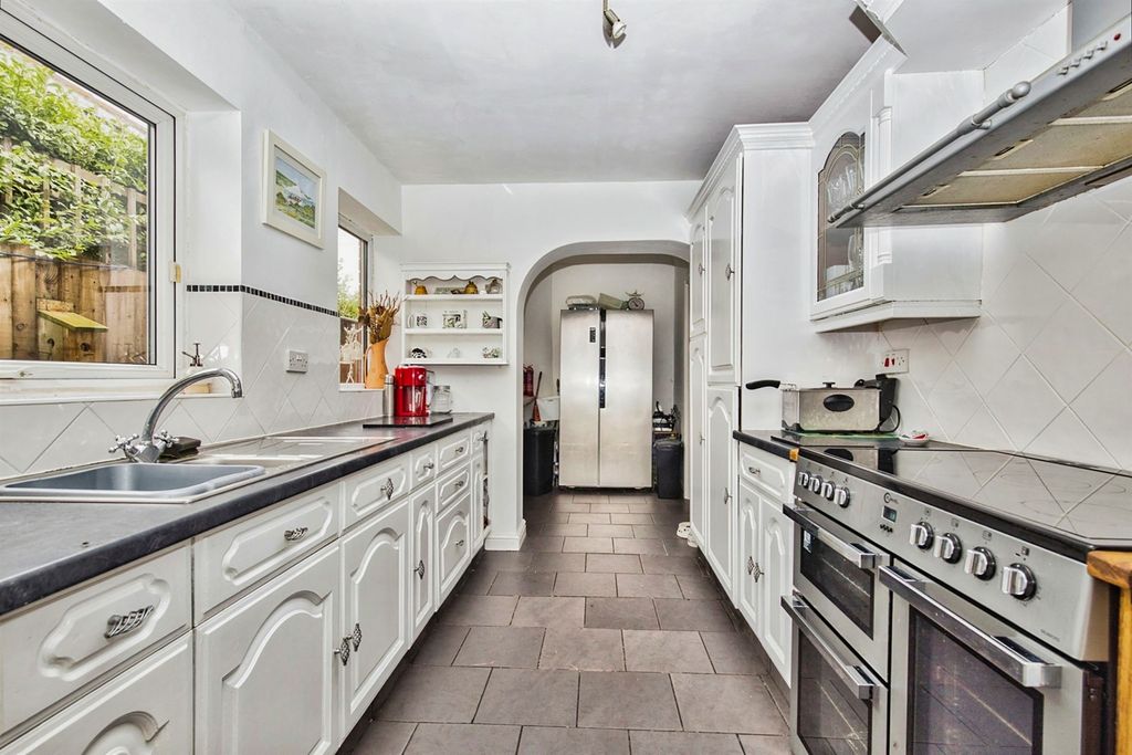 Property photo 3 of 17