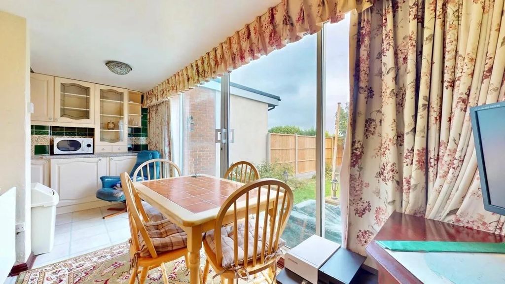 Property photo 2 of 7