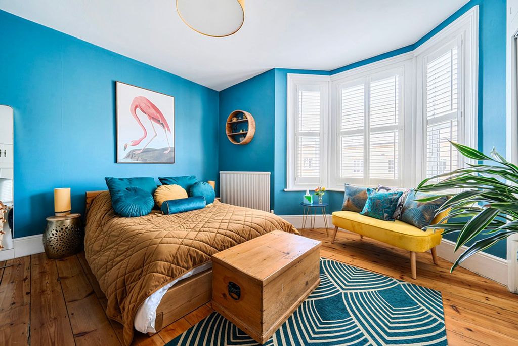 Property photo 3 of 20