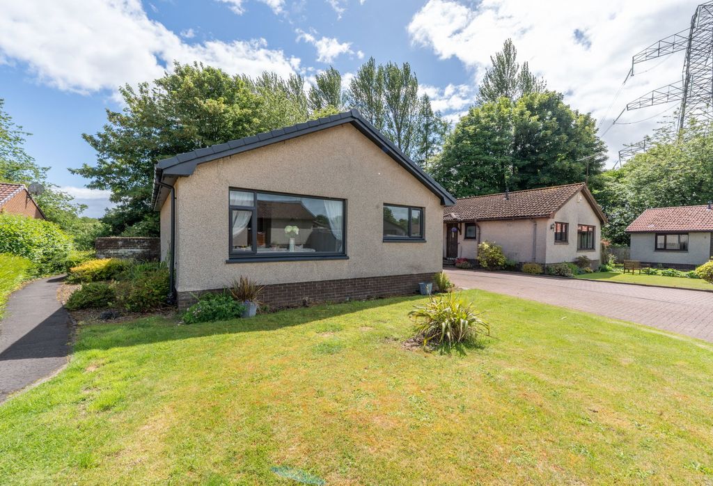 Property photo 2 of 25